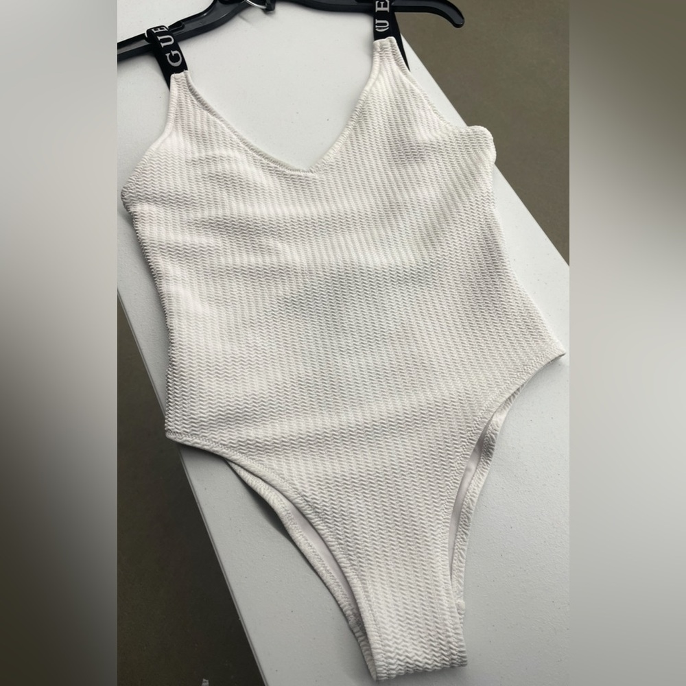 GUESS ~White Textured Swimsuit~Size M -NWOT-